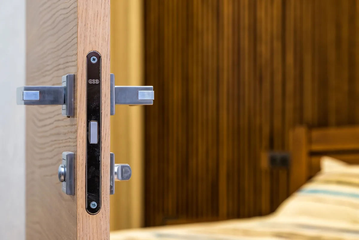 hotel door lock card reader