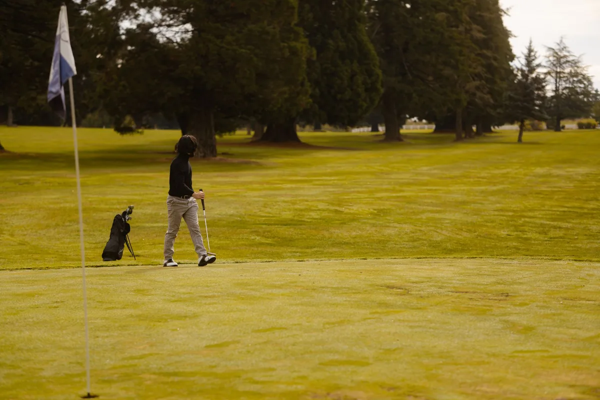 golf tournament spectator fairway event