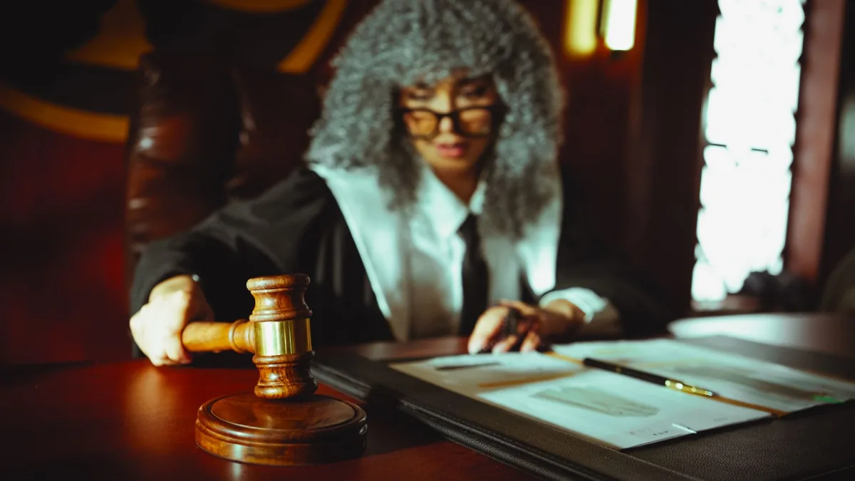 federal courtroom judge bench